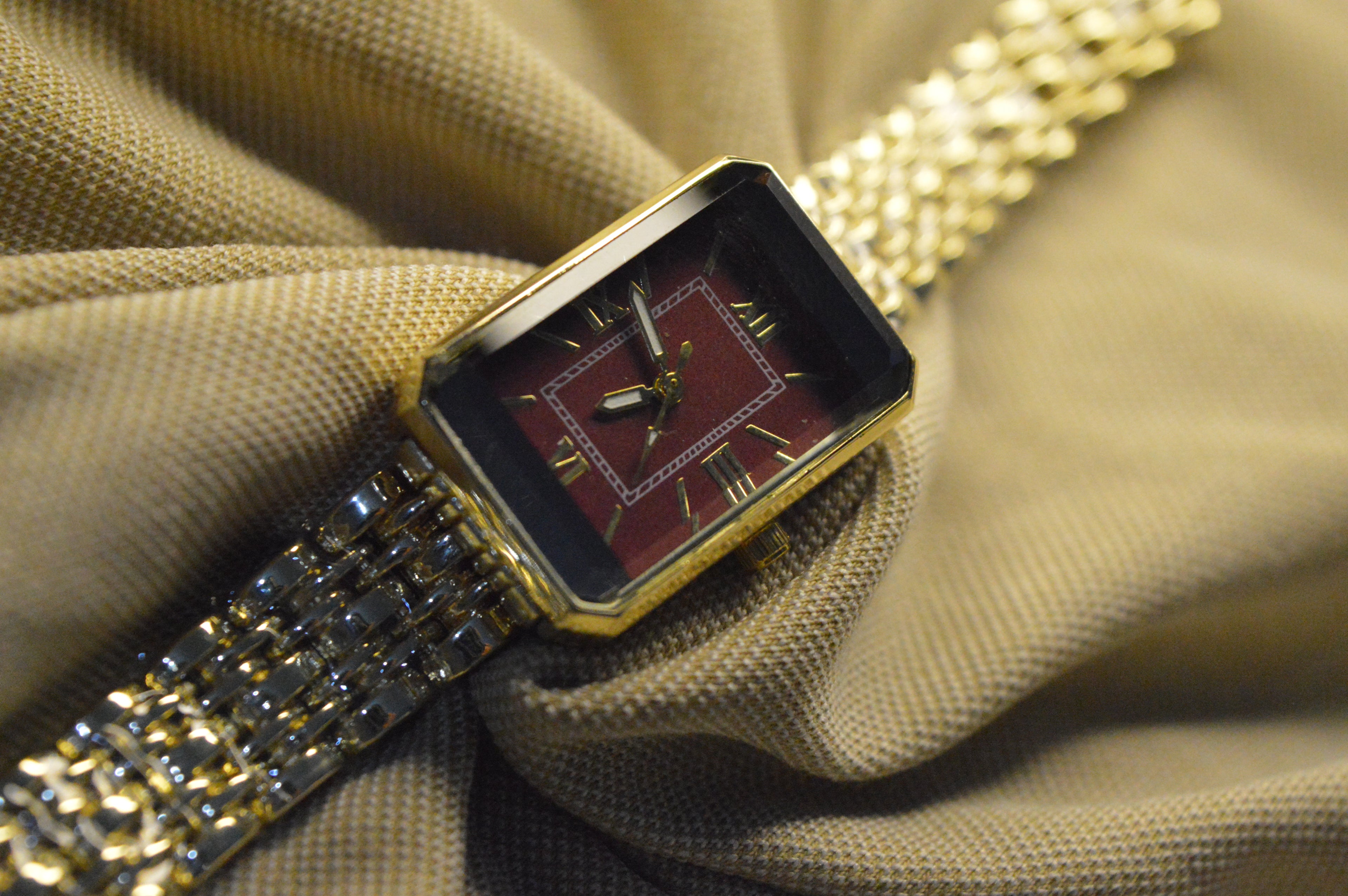 Gold Ruby – Kadın kol saati