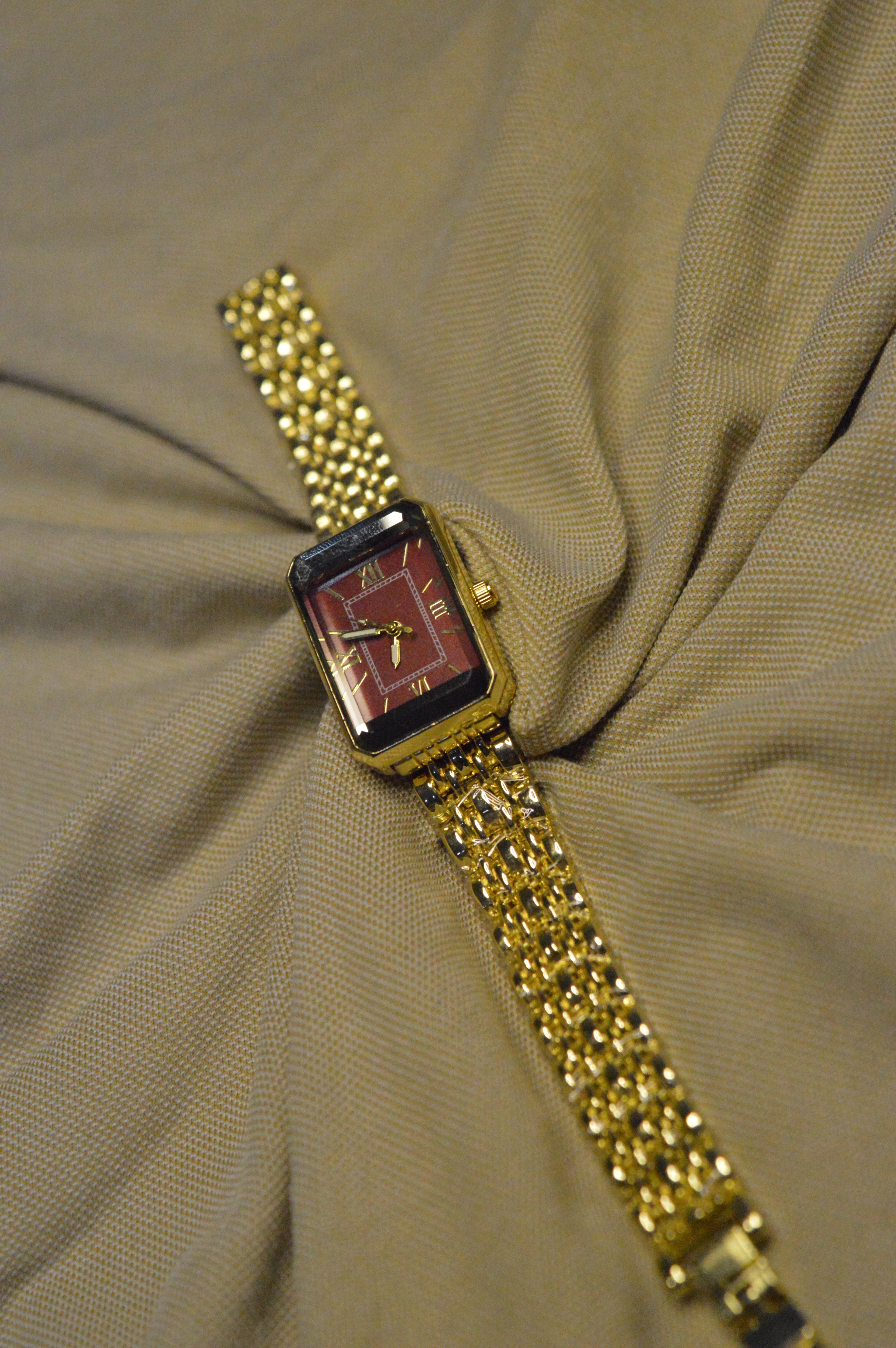 Gold Ruby – Kadın kol saati