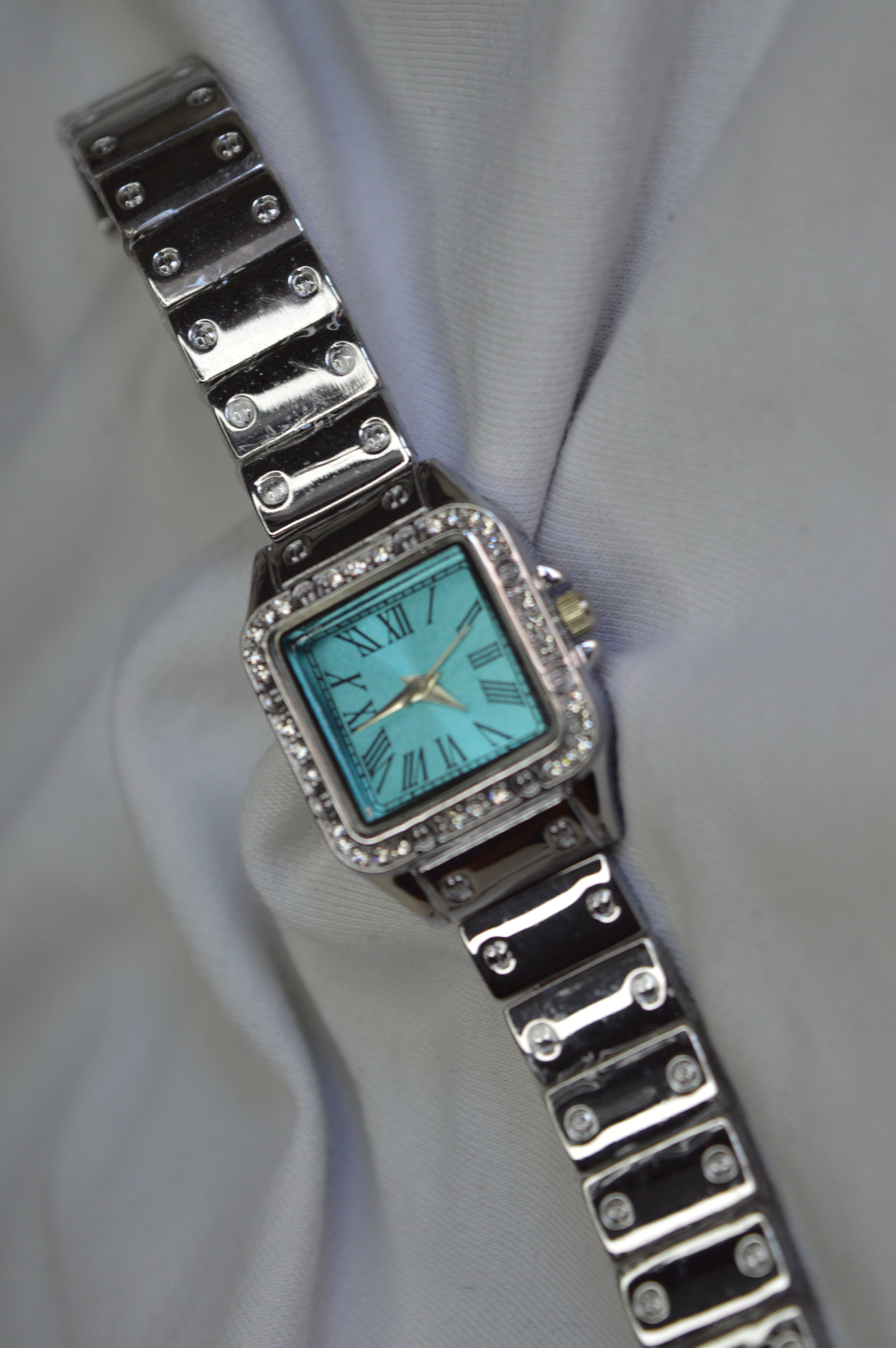 Crystal Blue Elegance – Kadın Kol Saati