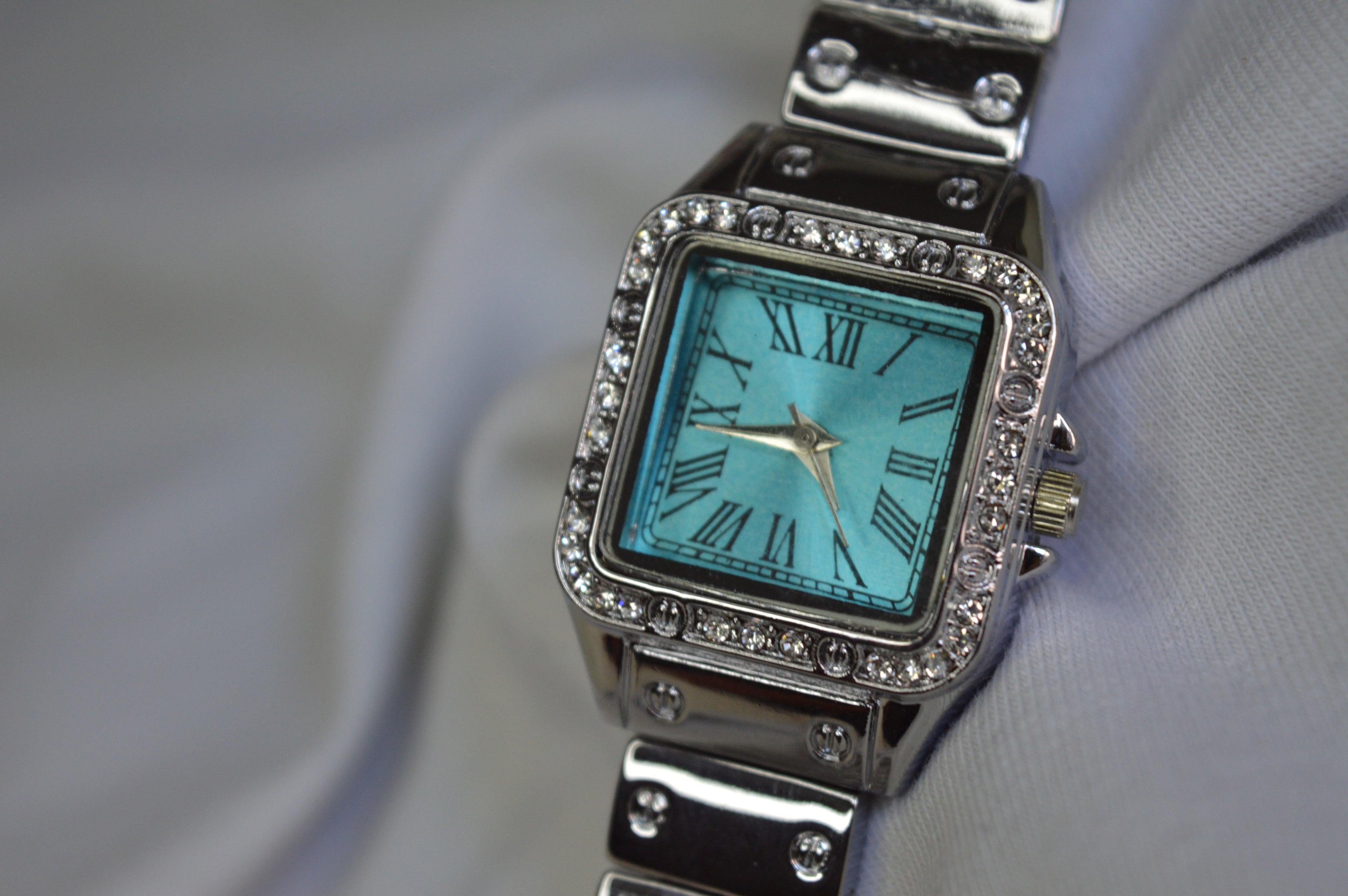 Crystal Blue Elegance – Kadın Kol Saati