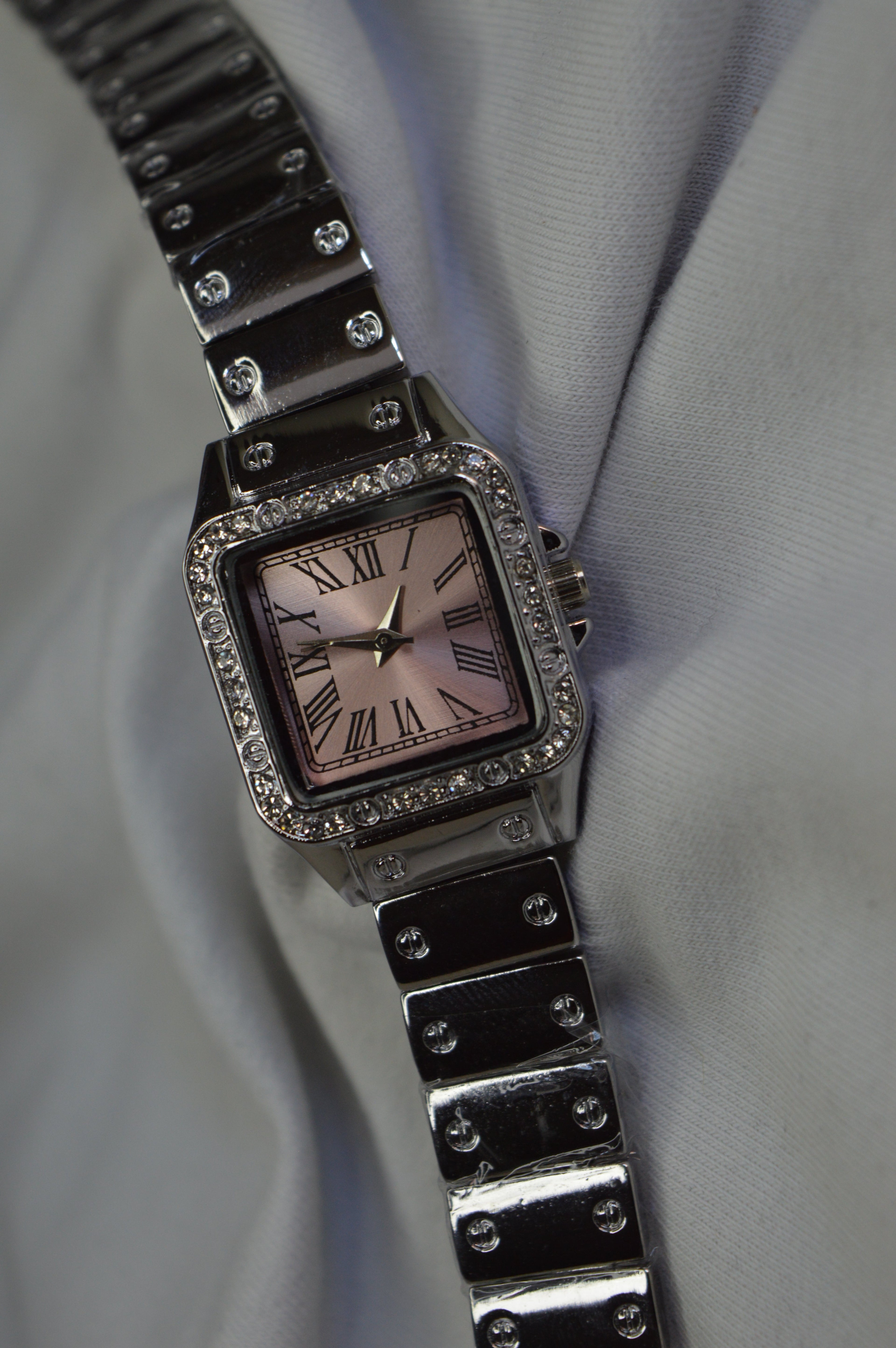 Pembe Işıltı Taşlı Kadın Kol Saati