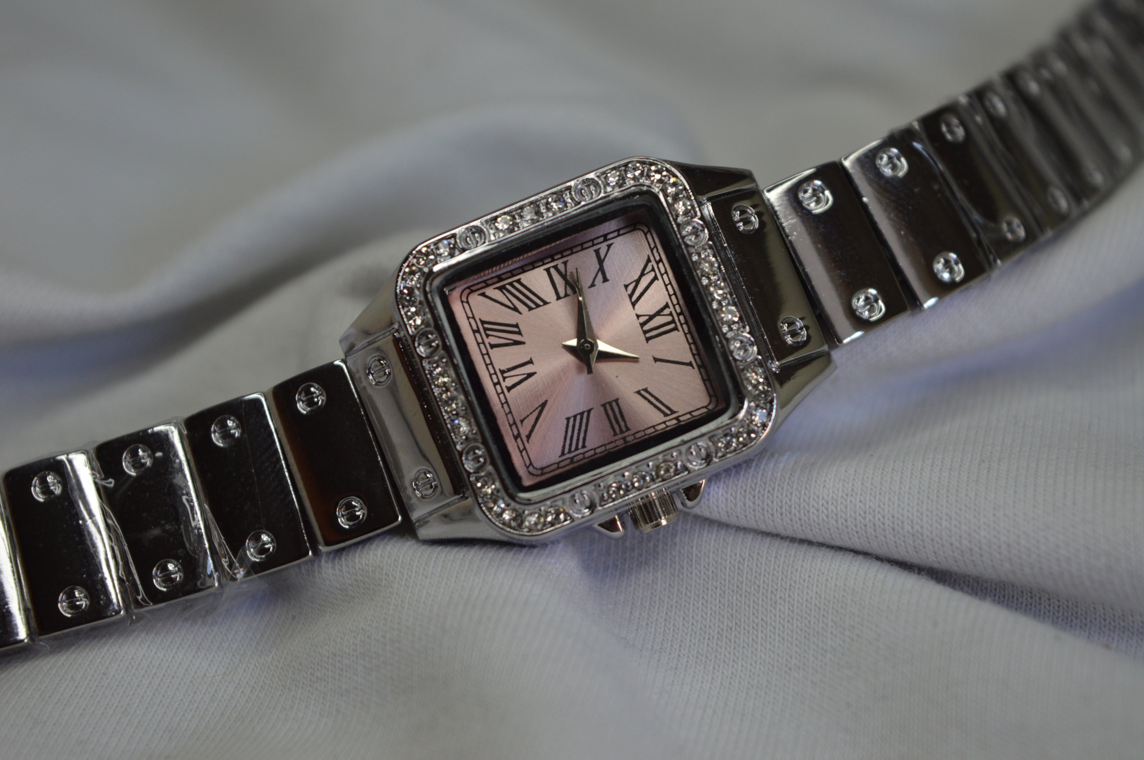 Pembe Işıltı Taşlı Kadın Kol Saati