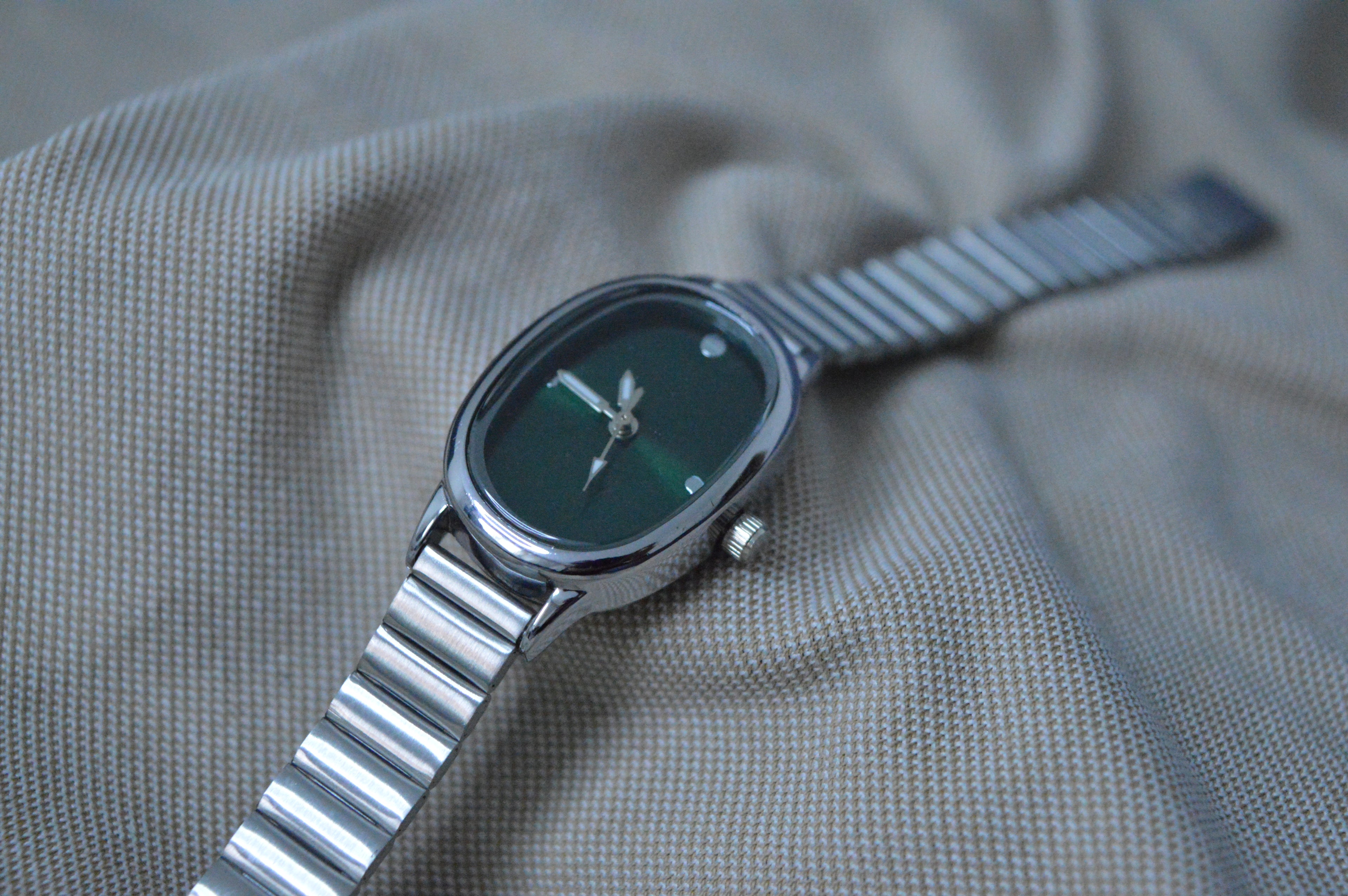 Silver Elegance Kadın Kol Saati