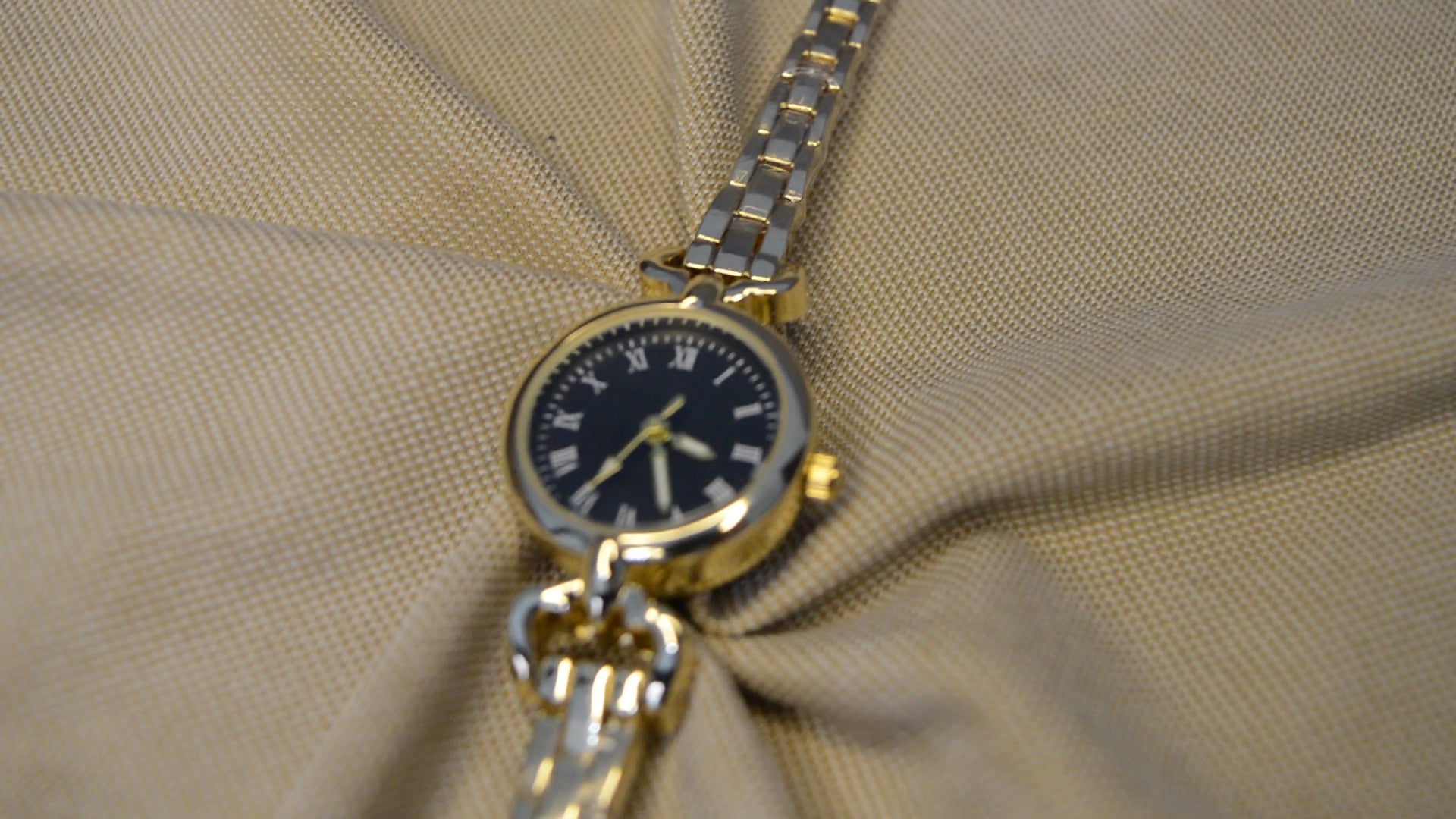 Şık Mini Yuvarlak Siyah Kadran Kol Saati