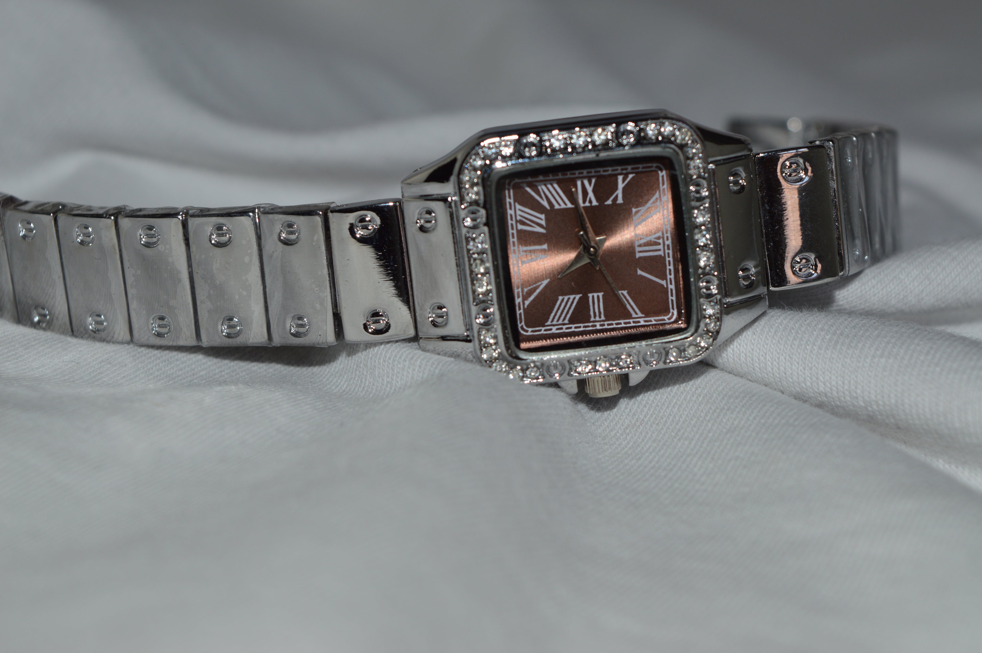 Bronz Işıltı Taşlı Kadın Kol Saati